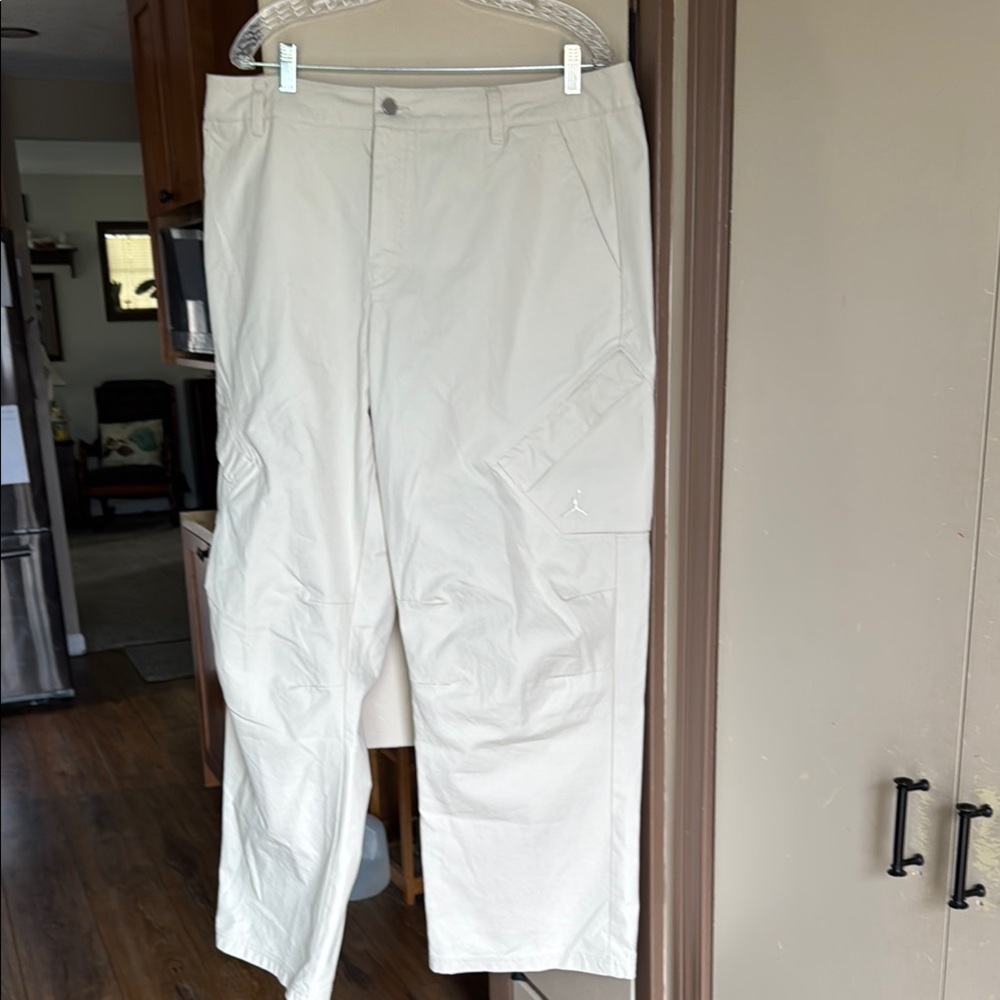 NWT Nike Jordan Men’s XXL Cream Multi Pocket Standard Fit pants